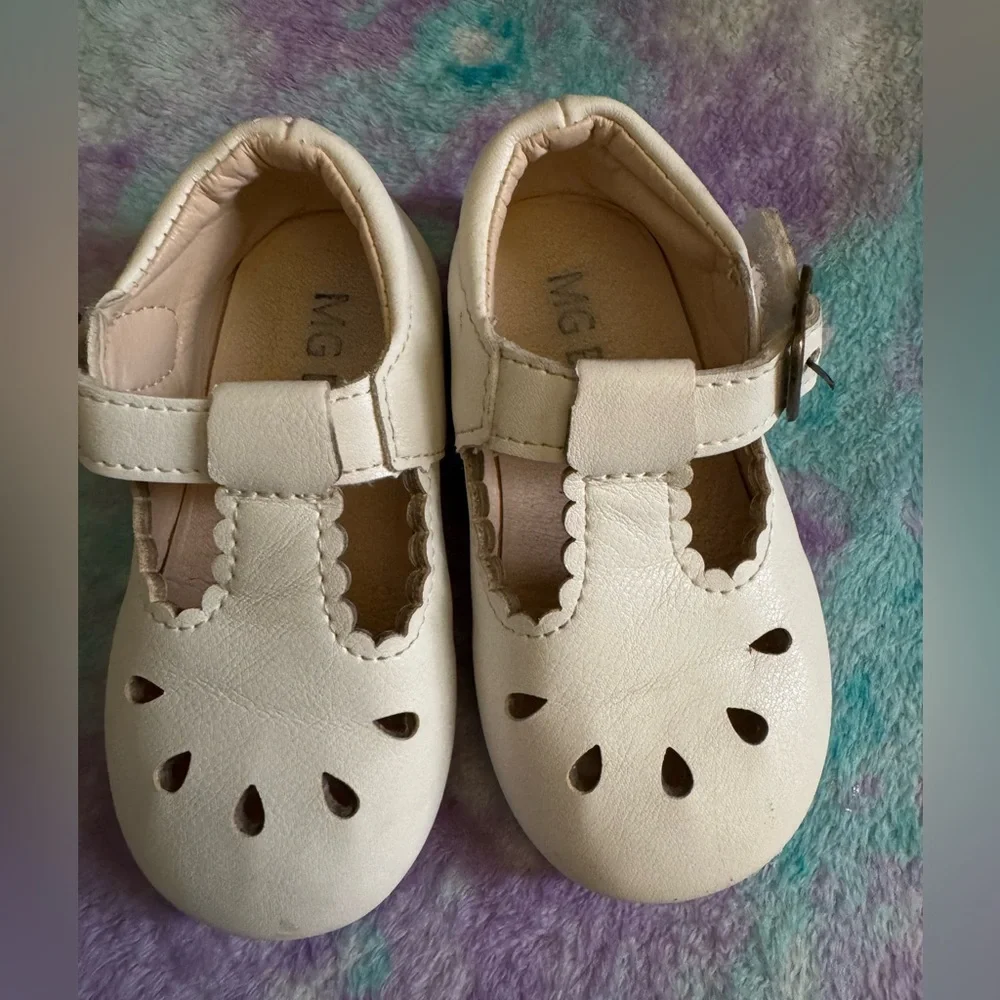 MG BABY Adorable Cream Baby Walker Shoes size 22